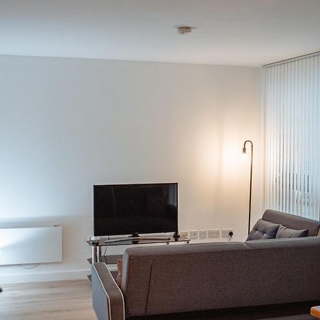Central & Spacious, Sleeps 8, Perfect For Groups Leeds  Exterior photo