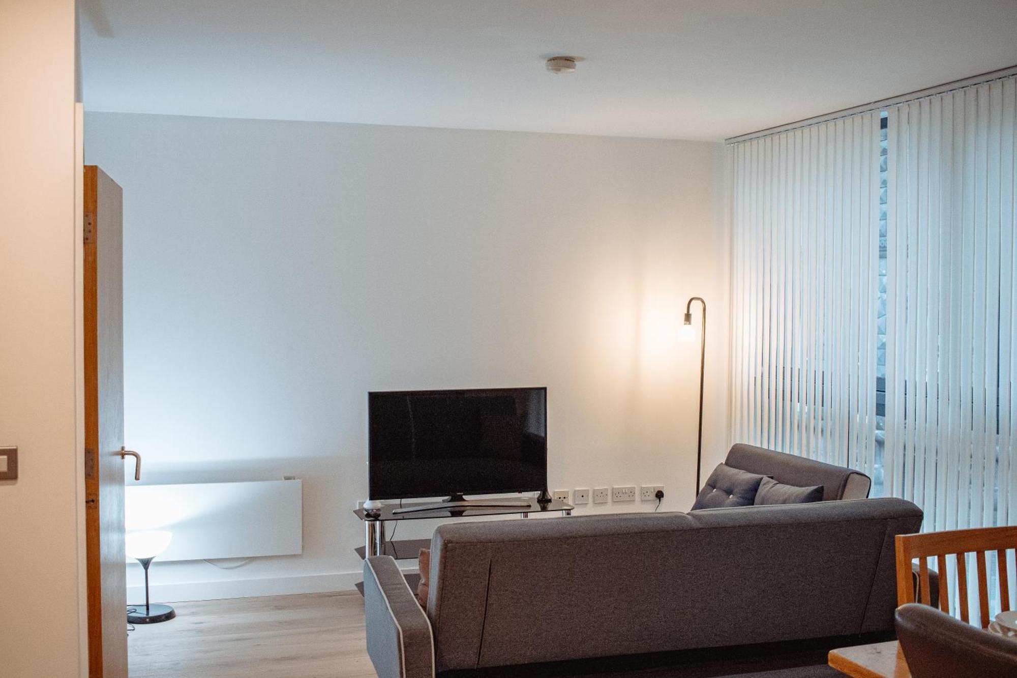 Central & Spacious, Sleeps 8, Perfect For Groups Leeds  Exterior photo